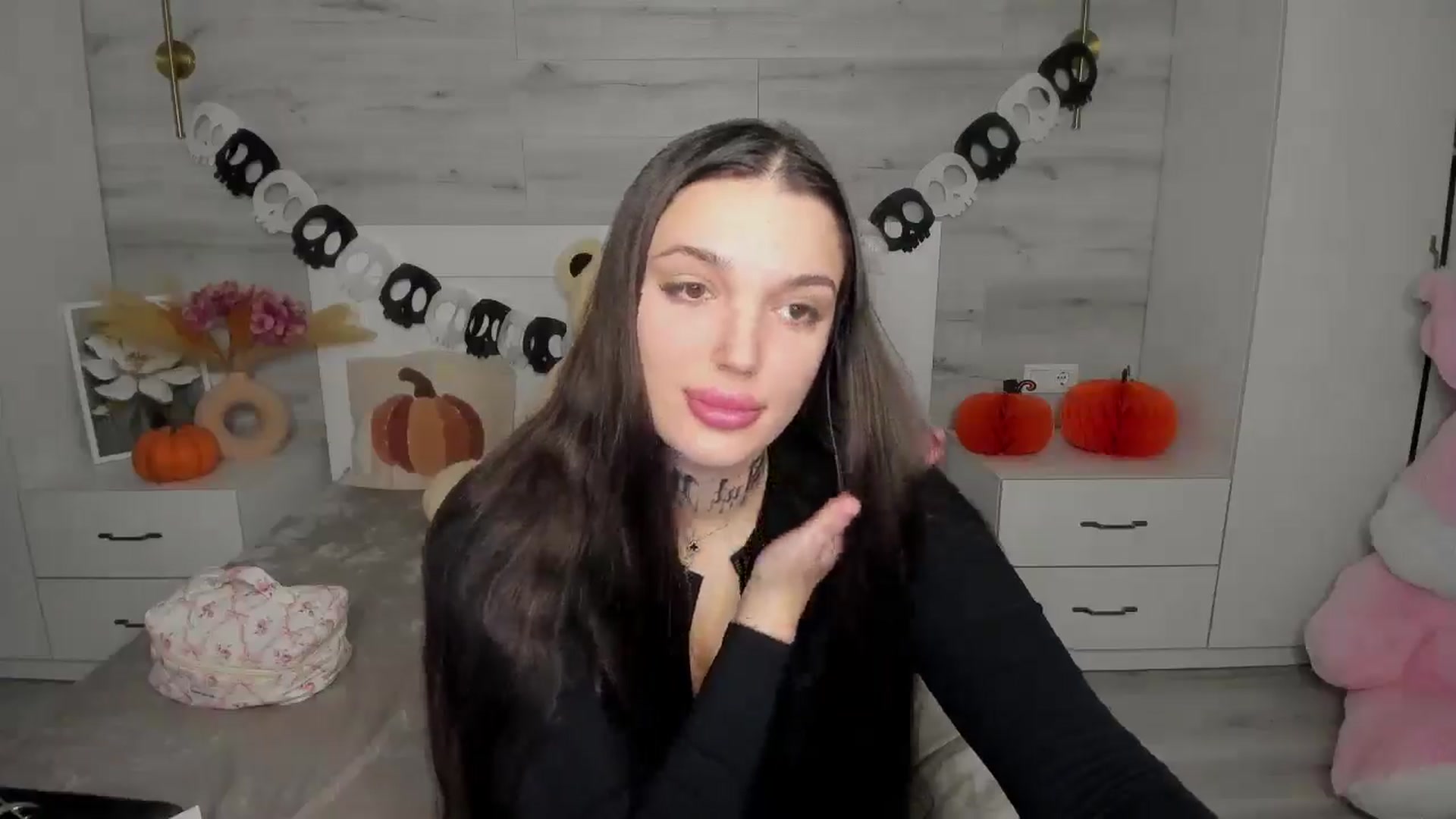 Gallery image thumbnail from AlejaRey's myfreecams stream on, 11/05/2025, 10:11 image 11 of 20