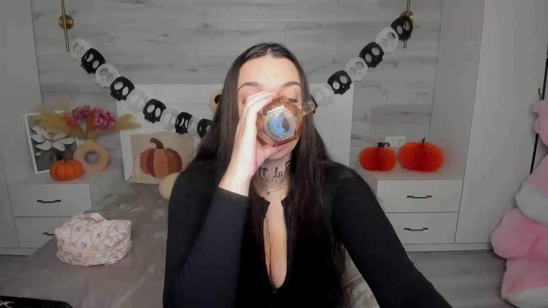 Gallery image thumbnail from AlejaRey's myfreecams stream on, 11/05/2025, 10:11 image 4 of 20