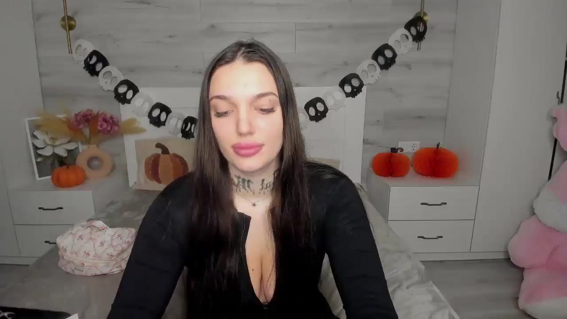 Gallery image thumbnail from AlejaRey's myfreecams stream on, 11/05/2025, 10:11 image 16 of 20