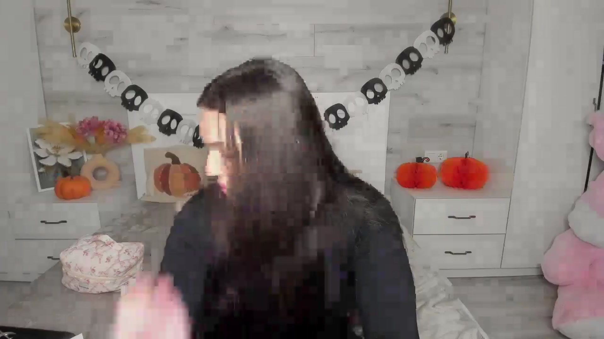 Gallery image thumbnail from AlejaRey's myfreecams stream on, 11/05/2025, 10:11 image 8 of 20