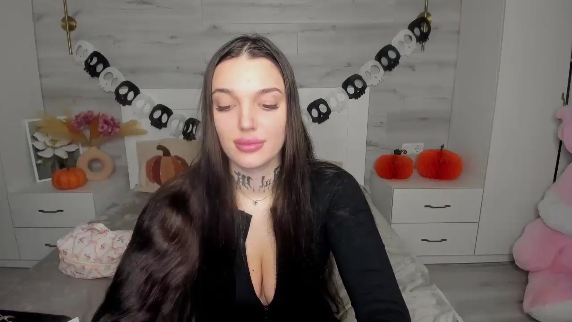 Gallery image thumbnail from AlejaRey's myfreecams stream on, 11/05/2025, 10:11 image 13 of 20