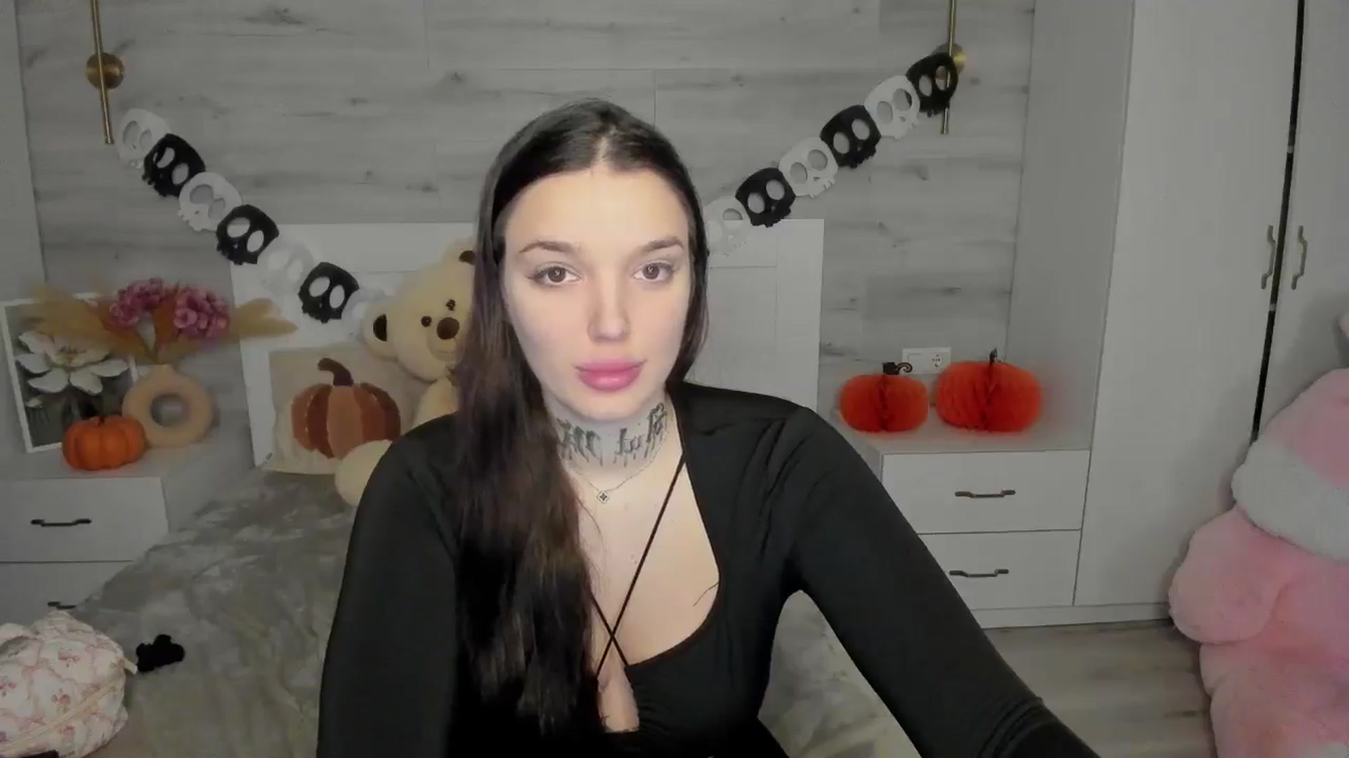 Gallery image thumbnail from AlejaRey's myfreecams stream on, 11/06/2025, 09:27 image 2 of 20