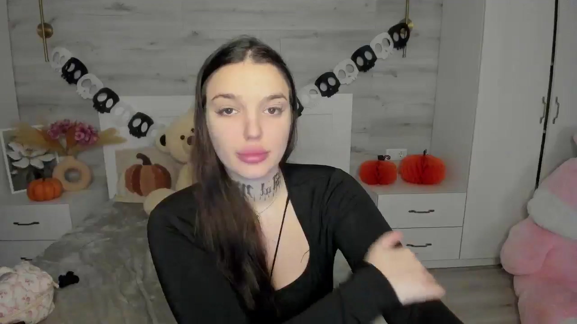 Gallery image thumbnail from AlejaRey's myfreecams stream on, 11/06/2025, 09:27 image 4 of 20