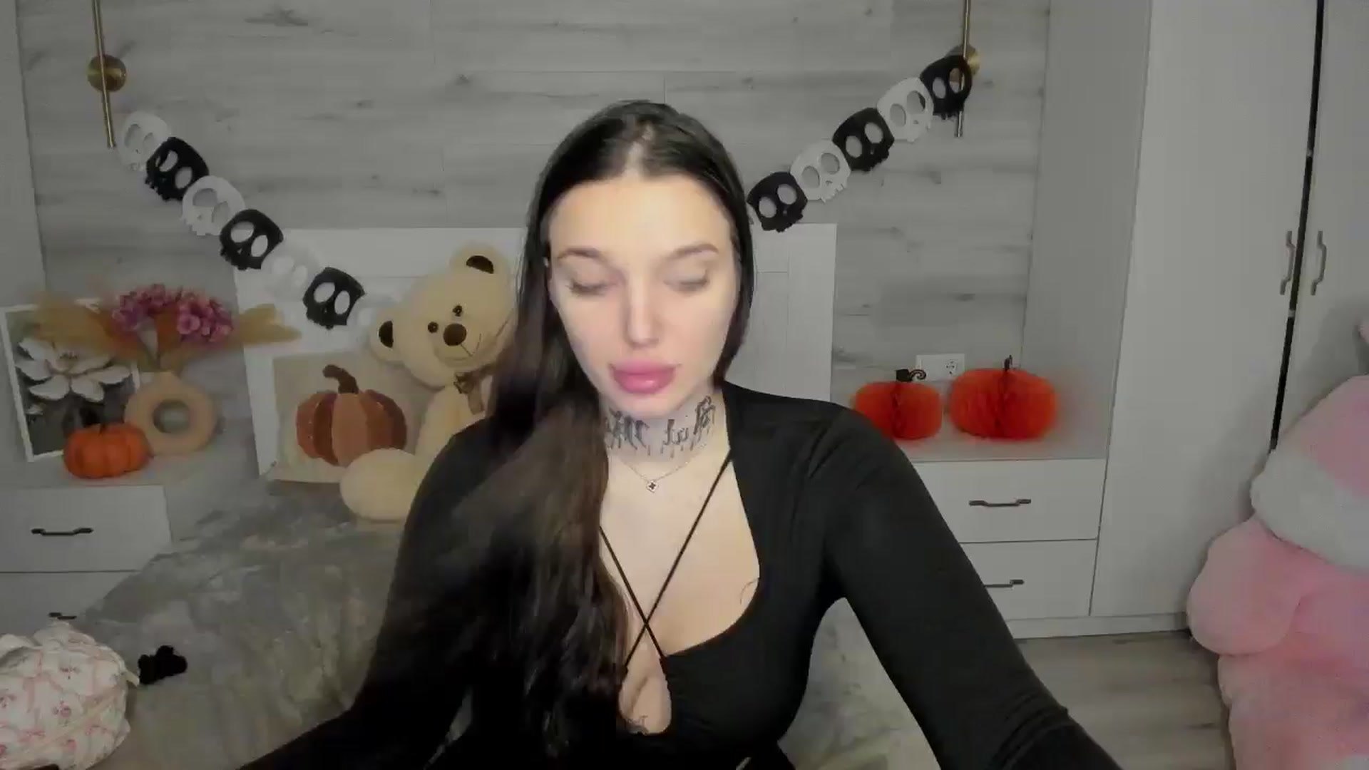 Gallery image thumbnail from AlejaRey's myfreecams stream on, 11/06/2025, 09:27 image 5 of 20