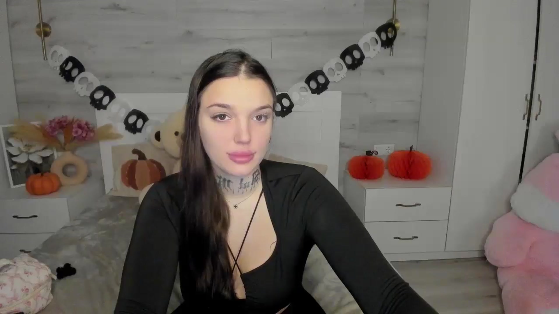 Gallery image thumbnail from AlejaRey's myfreecams stream on, 11/06/2025, 09:27 image 10 of 20