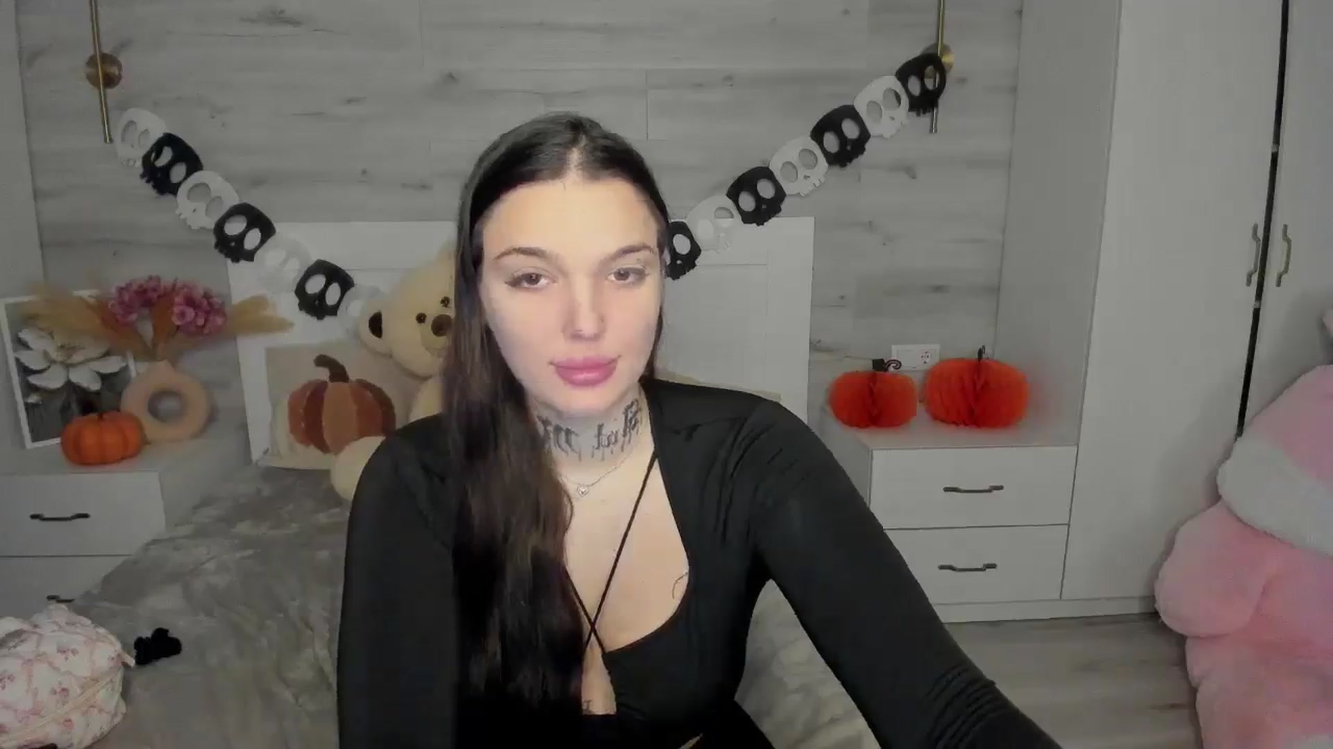 Gallery image thumbnail from AlejaRey's myfreecams stream on, 11/06/2025, 09:27 image 7 of 20