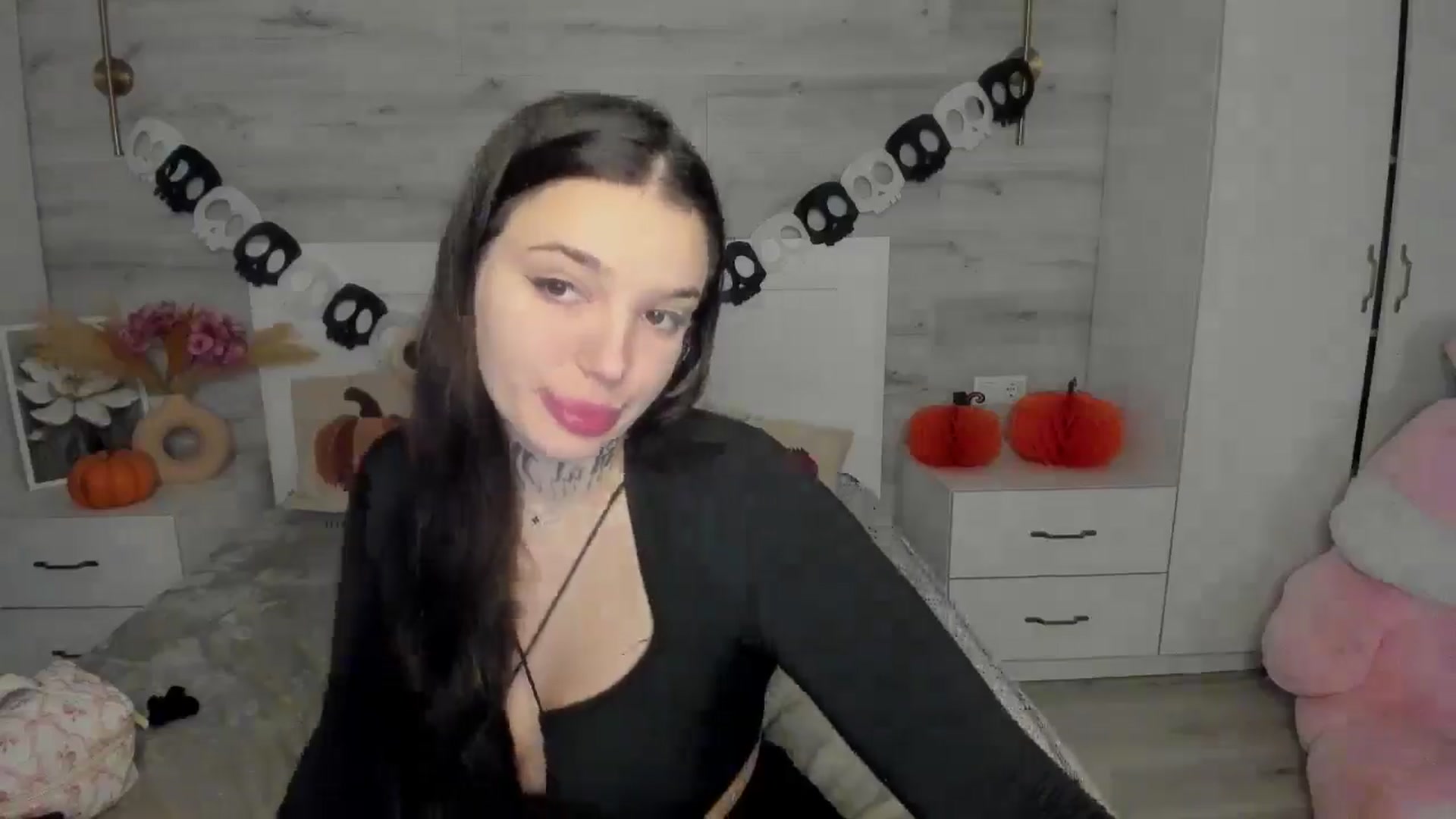 Gallery image thumbnail from AlejaRey's myfreecams stream on, 11/06/2025, 09:27 image 3 of 20