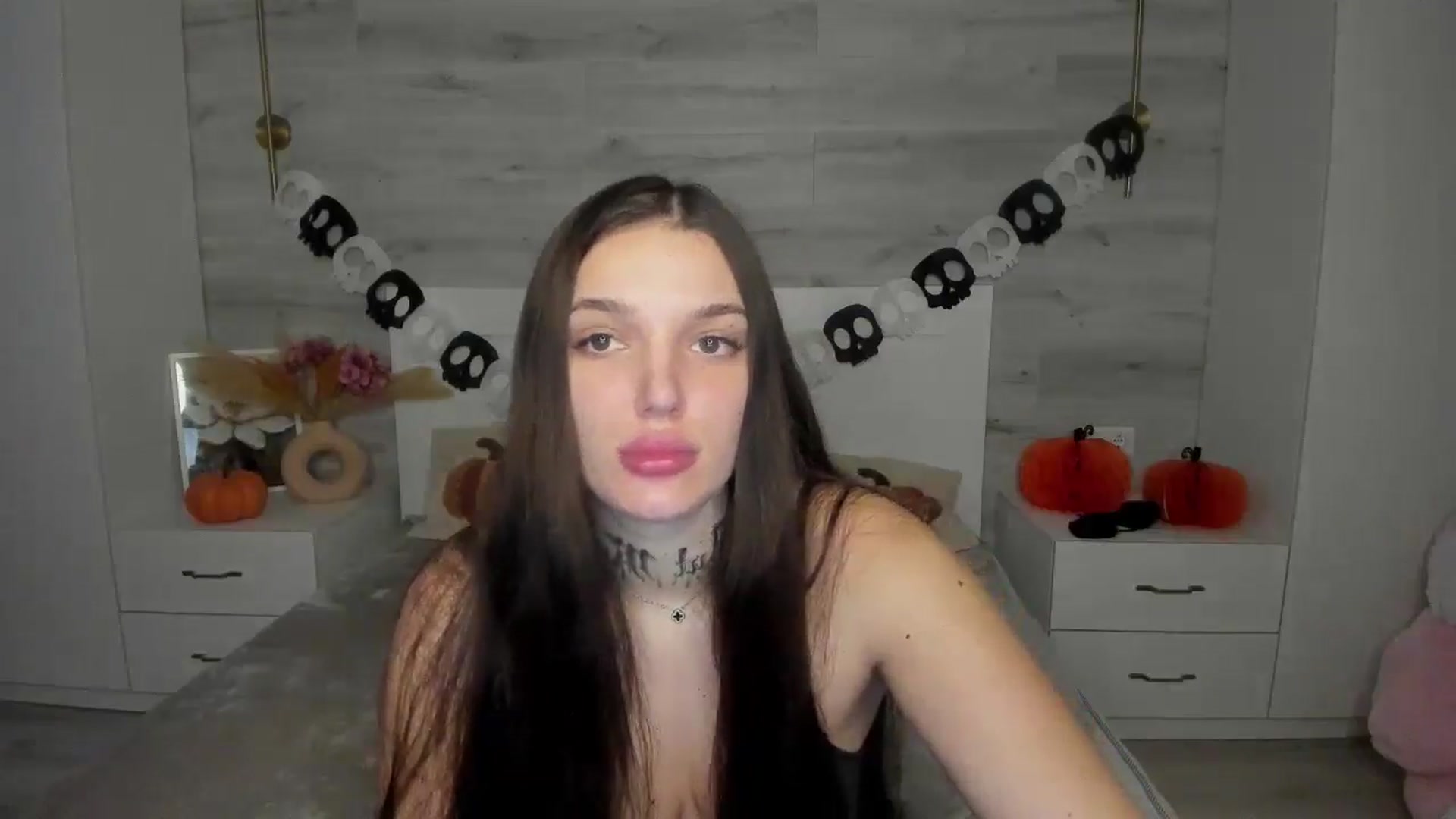 Gallery image thumbnail from AlejaRey's myfreecams stream on, 11/12/2025, 09:57 image 13 of 20