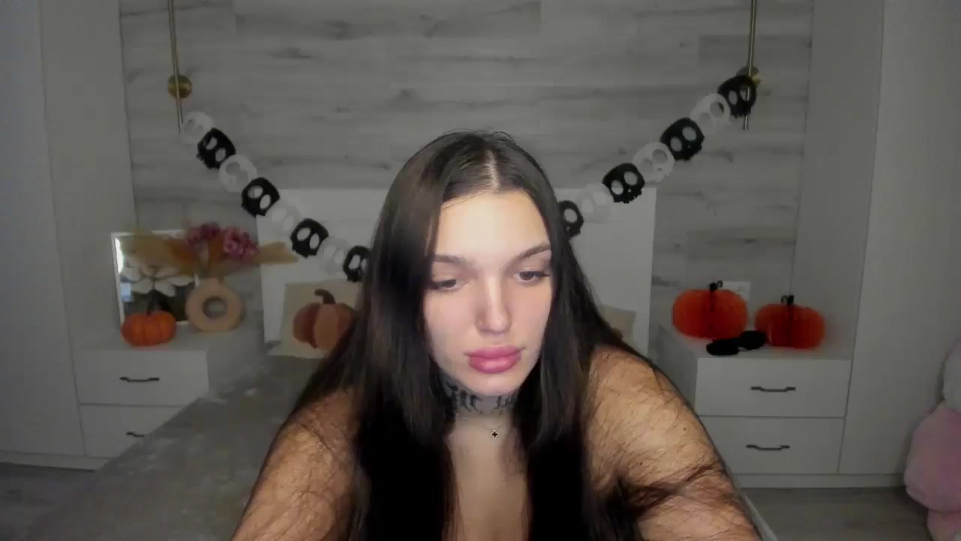 Gallery image thumbnail from AlejaRey's myfreecams stream on, 11/12/2025, 09:57 image 2 of 20
