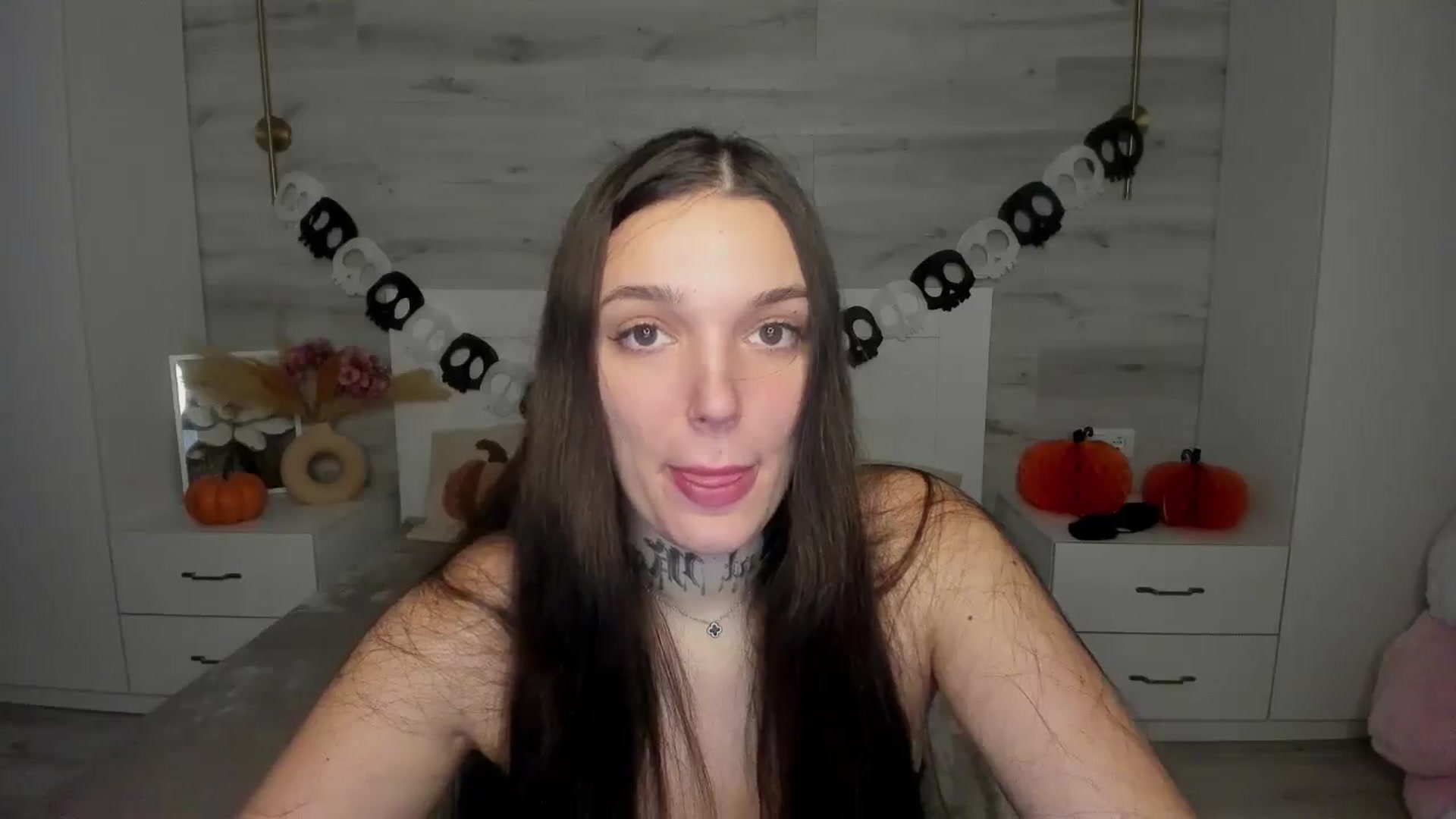 Gallery image thumbnail from AlejaRey's myfreecams stream on, 11/12/2025, 09:57 image 15 of 20