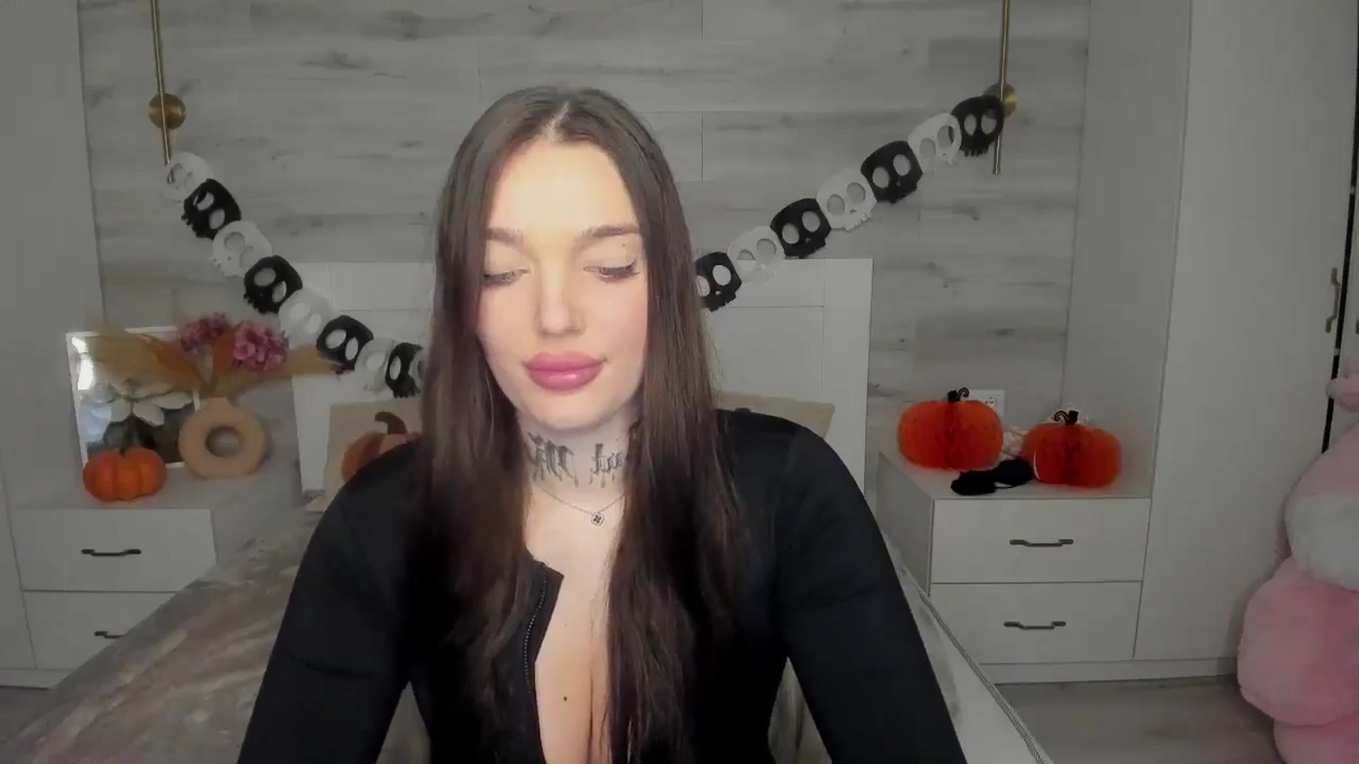 Gallery image thumbnail from AlejaRey's myfreecams stream on, 11/14/2025, 08:44 image 18 of 20