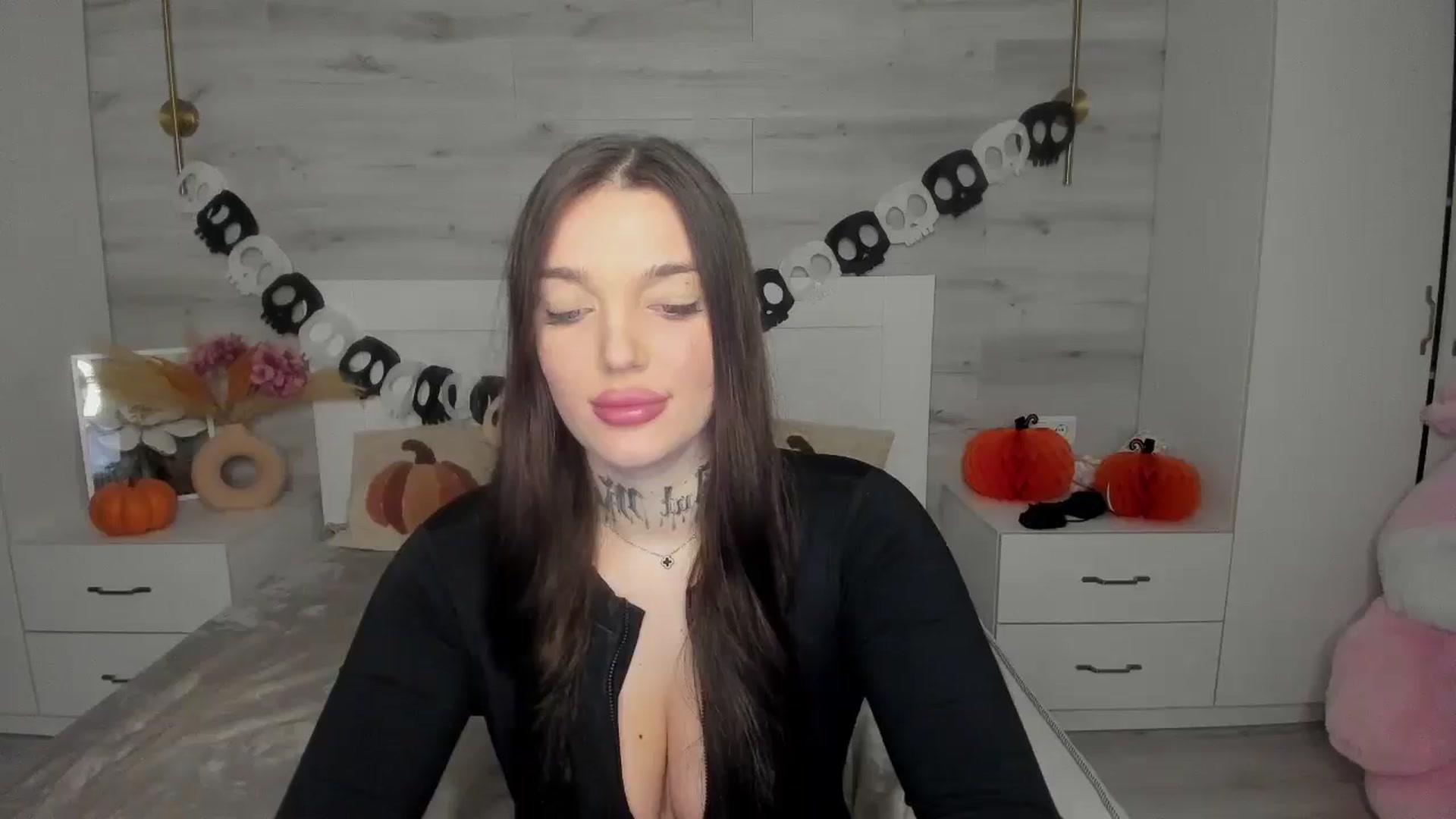 Gallery image thumbnail from AlejaRey's myfreecams stream on, 11/14/2025, 08:44 image 15 of 20