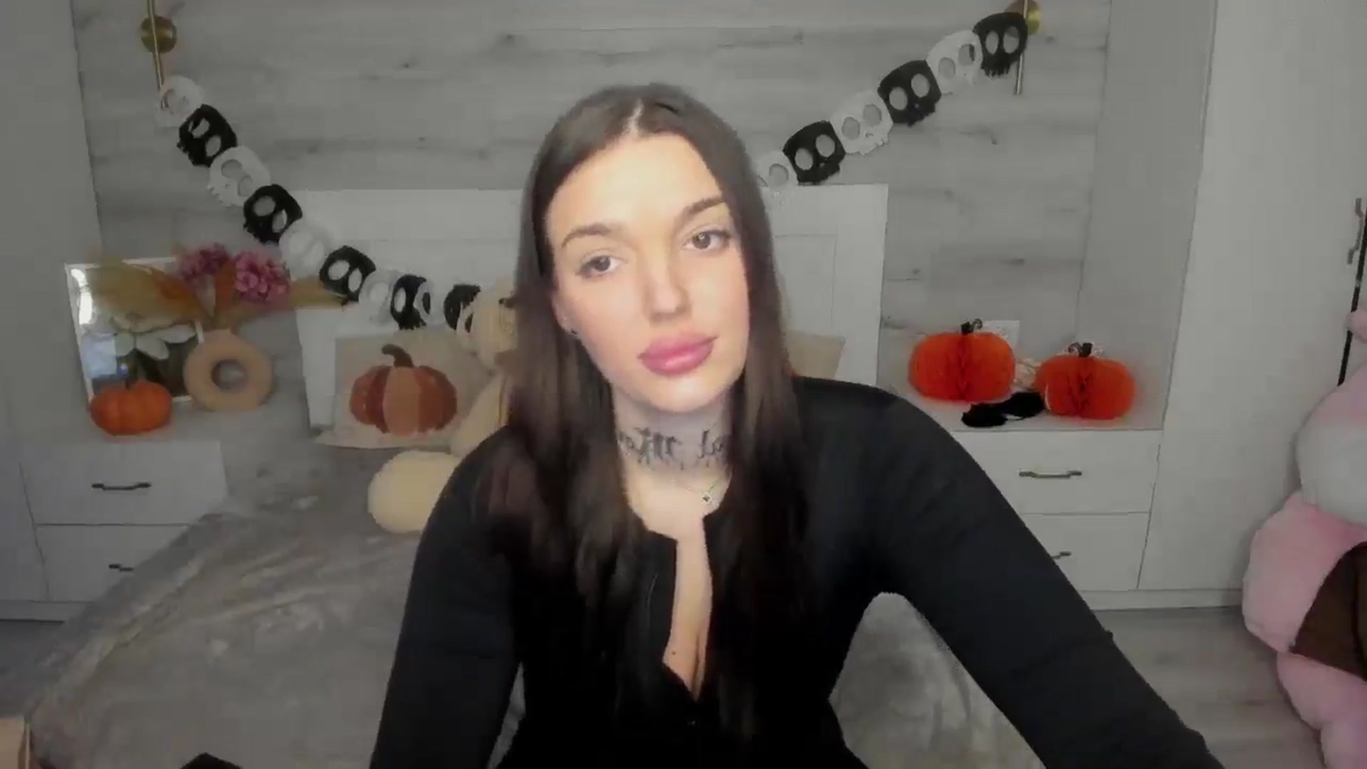 Gallery image thumbnail from AlejaRey's myfreecams stream on, 11/14/2025, 09:38 image 2 of 20
