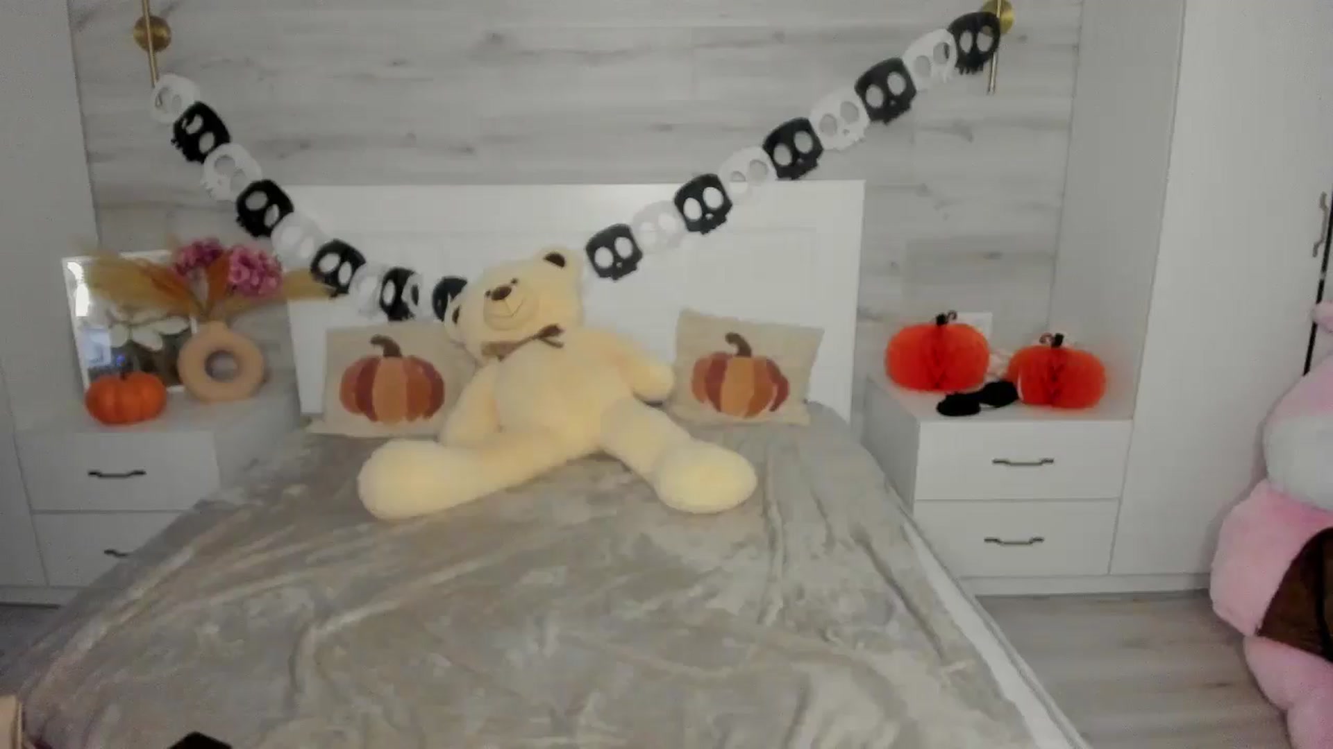 Gallery image thumbnail from AlejaRey's myfreecams stream on, 11/14/2025, 09:38 image 13 of 20