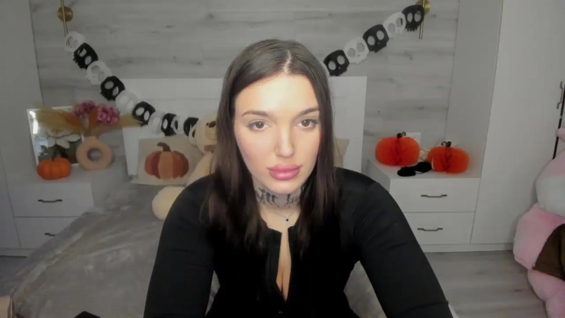 Gallery image thumbnail from AlejaRey's myfreecams stream on, 11/14/2025, 09:38 image 3 of 20