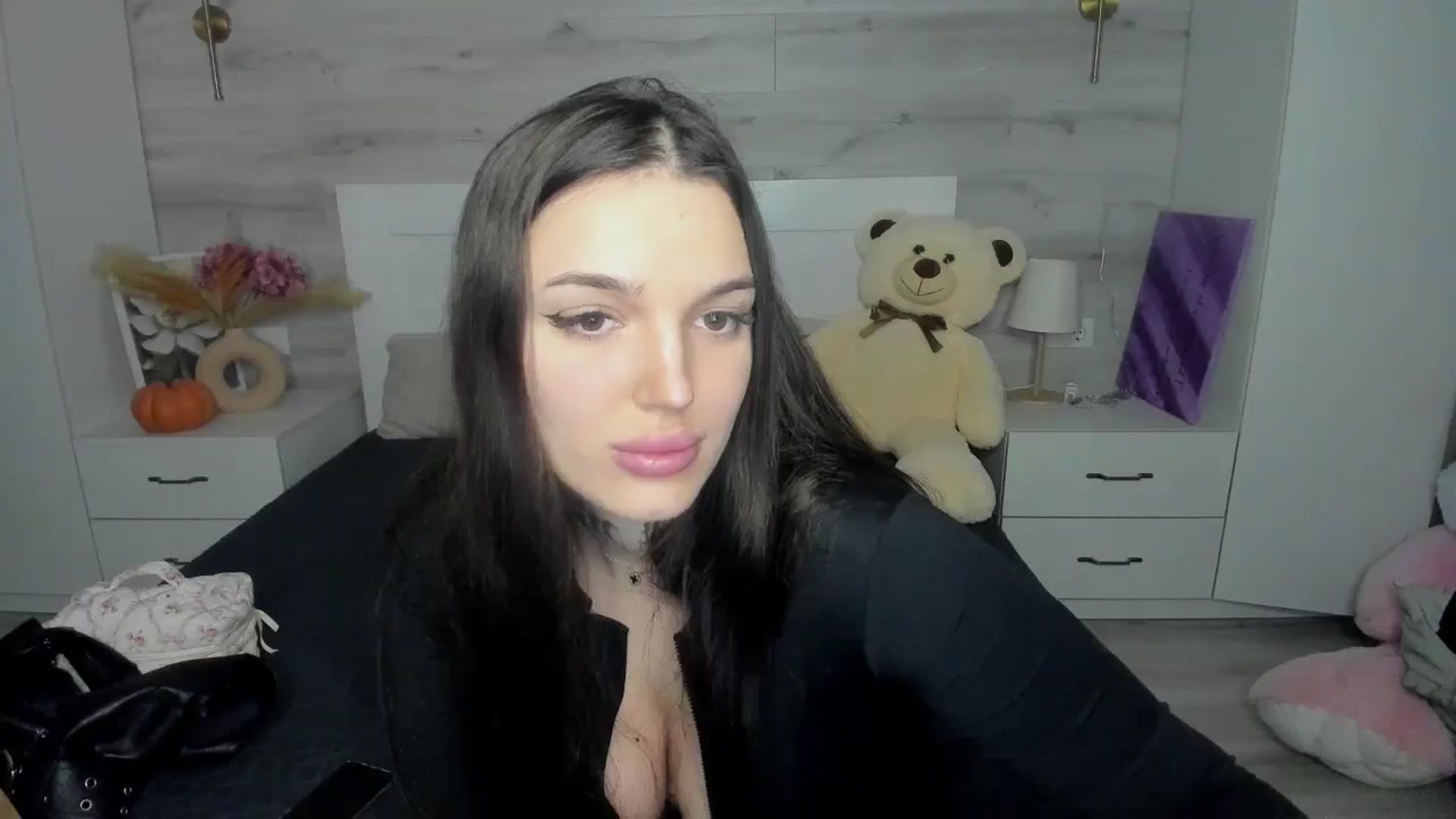 Gallery image thumbnail from AlejaRey's myfreecams stream on, 11/24/2025, 09:48 image 12 of 20