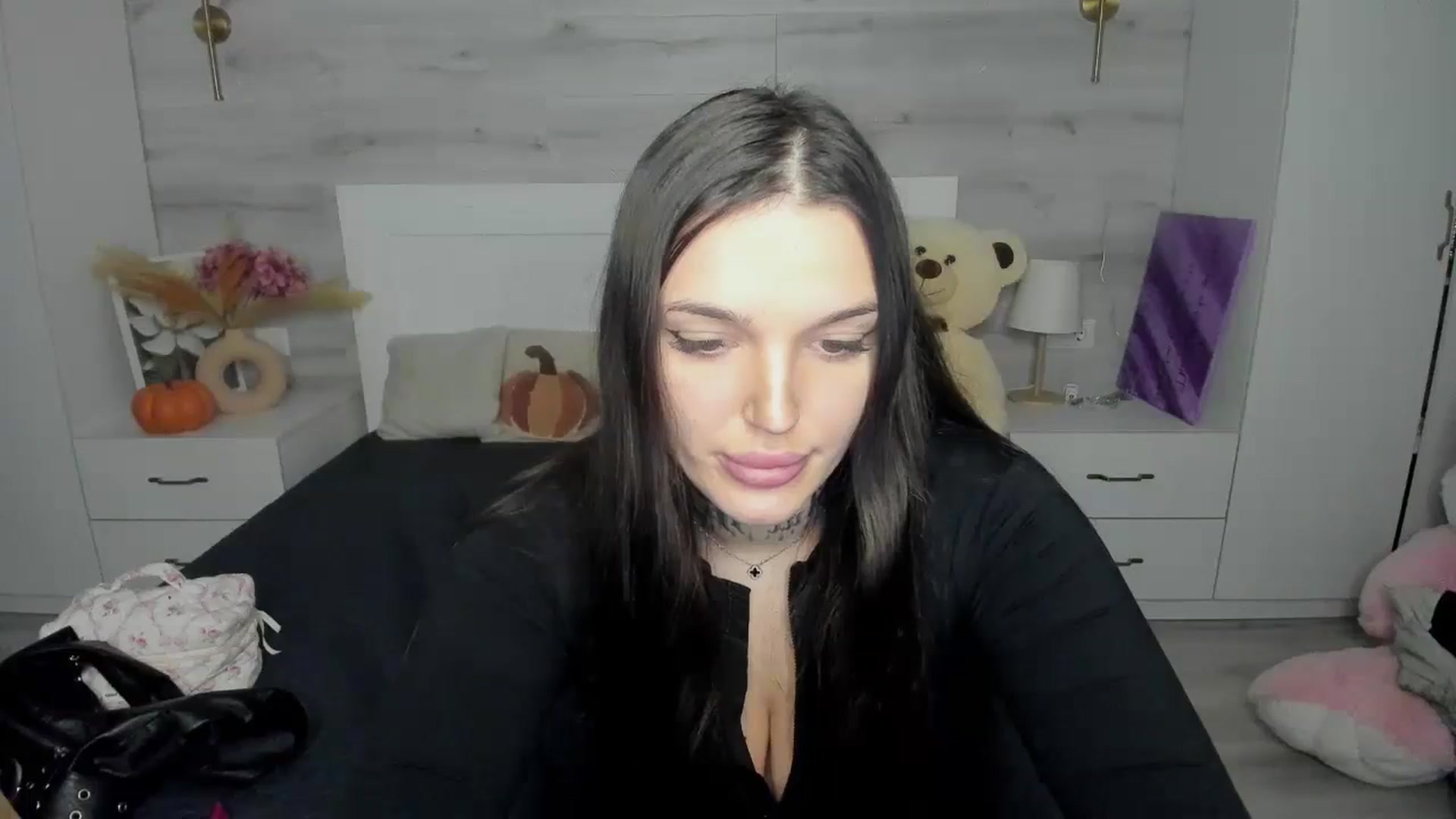 Gallery image thumbnail from AlejaRey's myfreecams stream on, 11/24/2025, 10:53 image 18 of 20