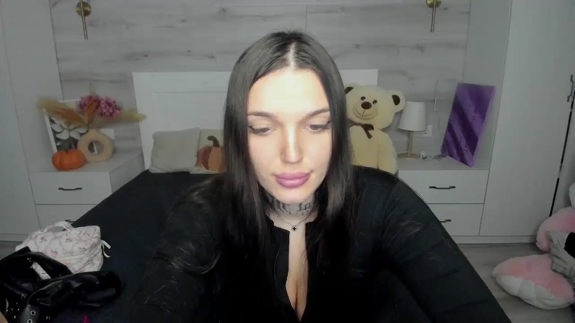Gallery image thumbnail from AlejaRey's myfreecams stream on, 11/24/2025, 10:53 image 13 of 20