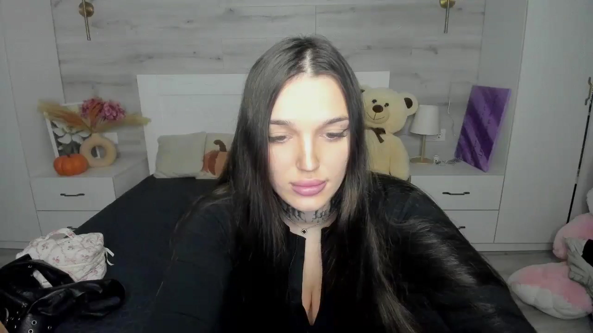 Gallery image thumbnail from AlejaRey's myfreecams stream on, 11/24/2025, 10:53 image 6 of 20