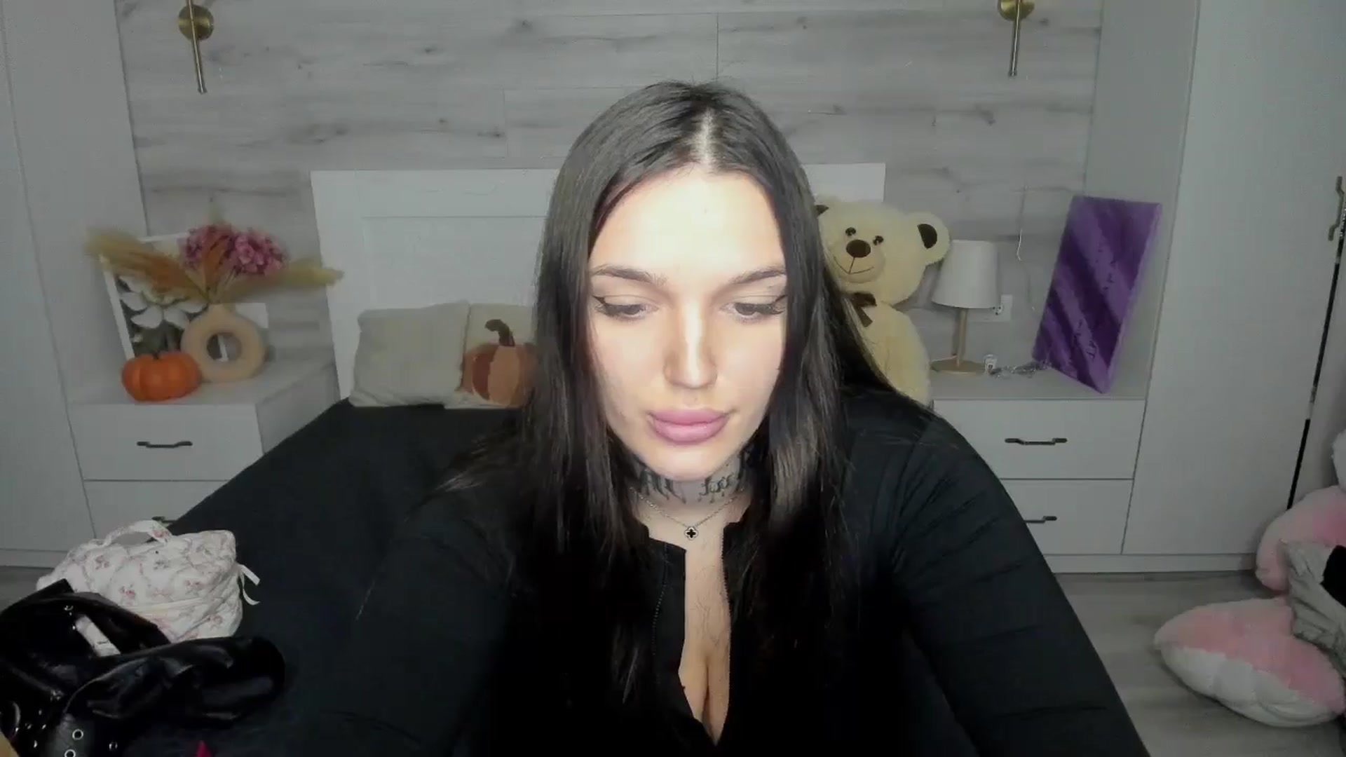 Gallery image thumbnail from AlejaRey's myfreecams stream on, 11/24/2025, 10:53 image 19 of 20