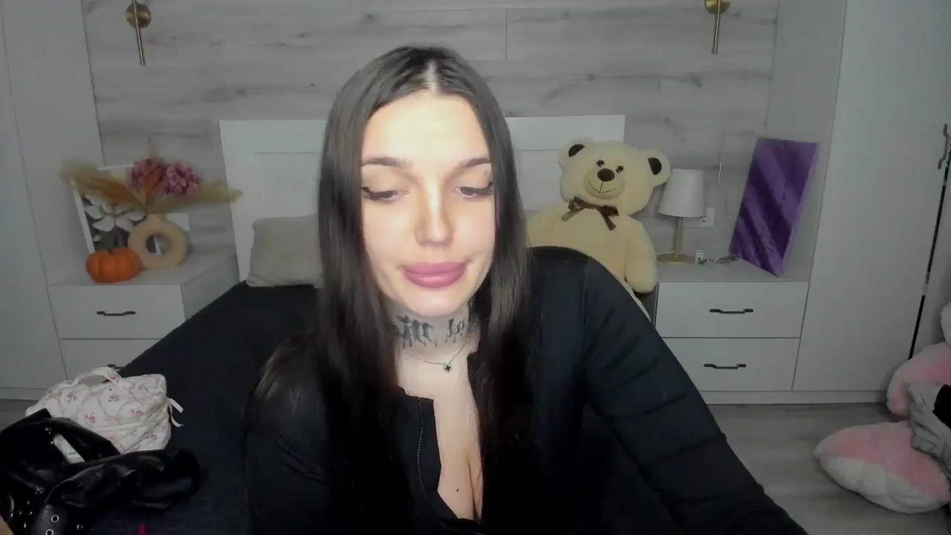 Gallery image thumbnail from AlejaRey's myfreecams stream on, 11/24/2025, 10:53 image 14 of 20