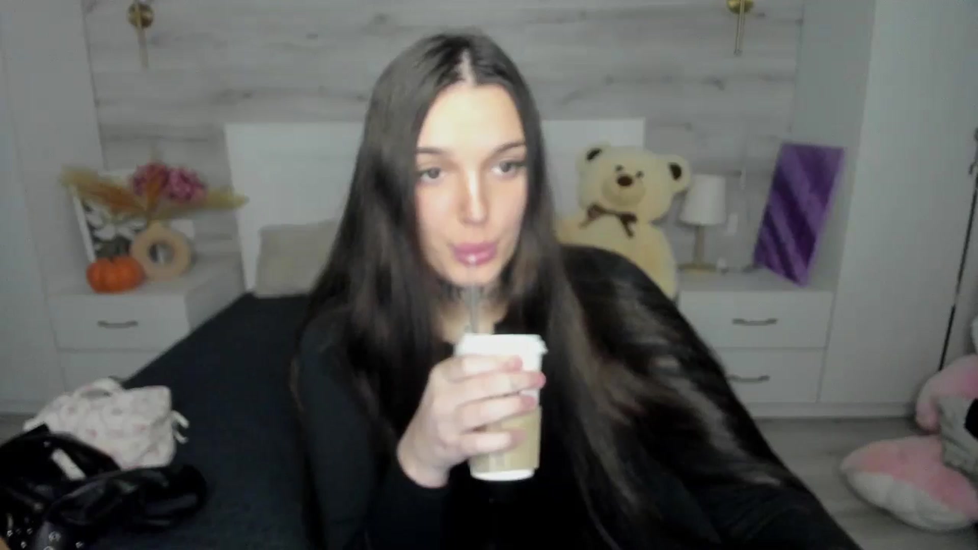 Gallery image thumbnail from AlejaRey's myfreecams stream on, 11/24/2025, 10:53 image 5 of 20
