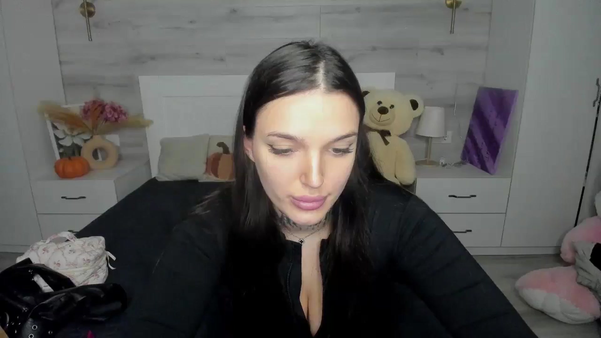 Gallery image thumbnail from AlejaRey's myfreecams stream on, 11/24/2025, 10:53 image 16 of 20