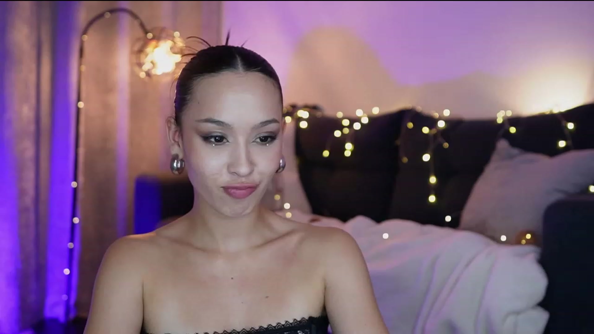 Gallery image thumbnail from AlejaVibe's myfreecams stream on, 01/04/2024, 05:11 image 1 of 20