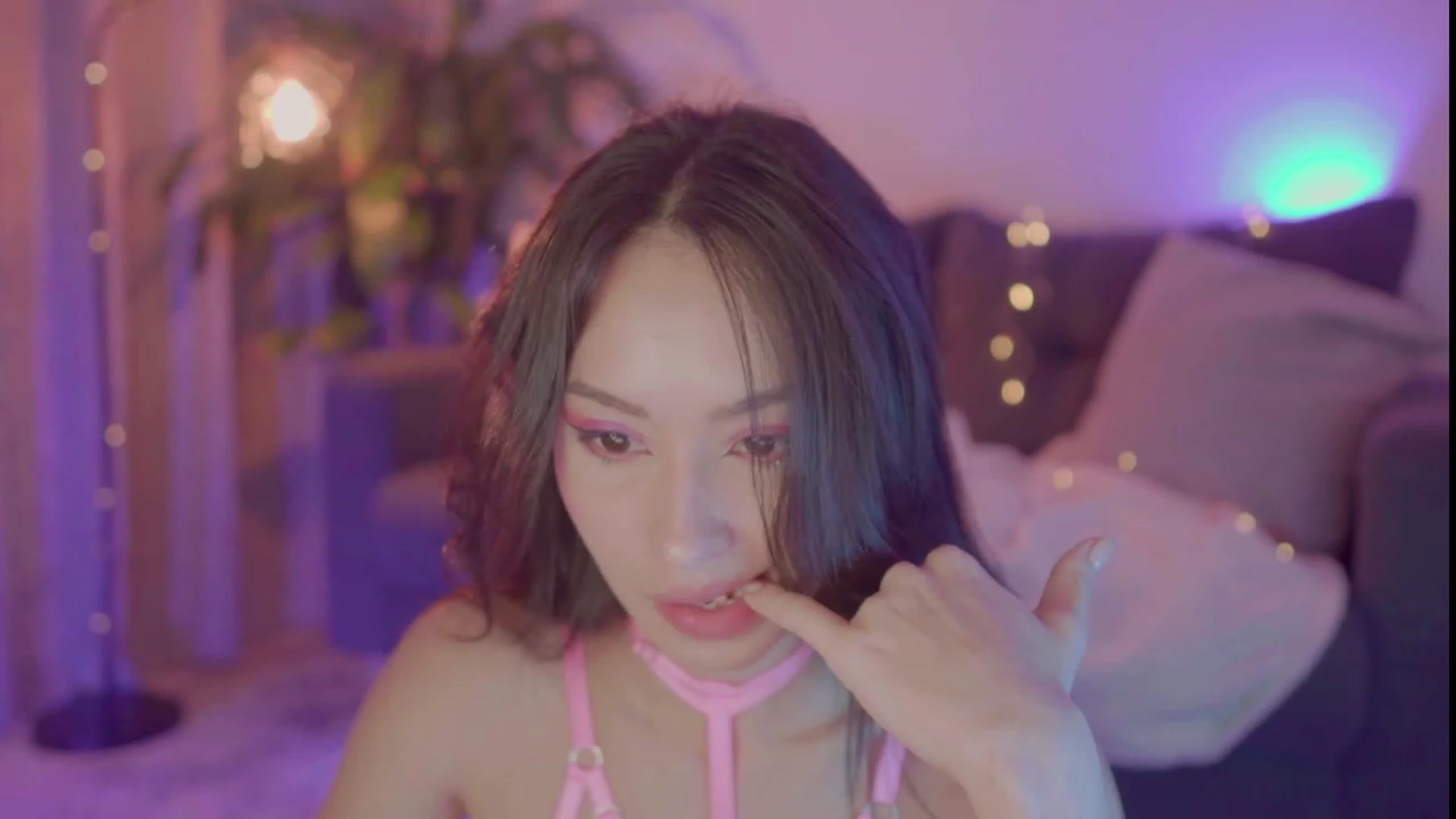 Gallery image thumbnail from AlejaVibe's myfreecams stream on, 01/09/2024, 04:35 image 17 of 20