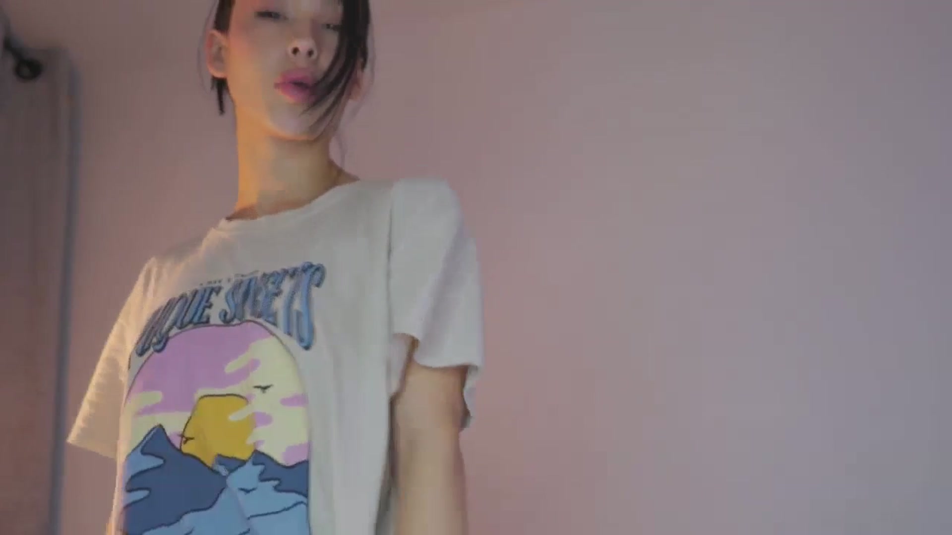 Gallery image thumbnail from AlejaVibe's myfreecams stream on, 03/04/2024, 10:40 image 17 of 20