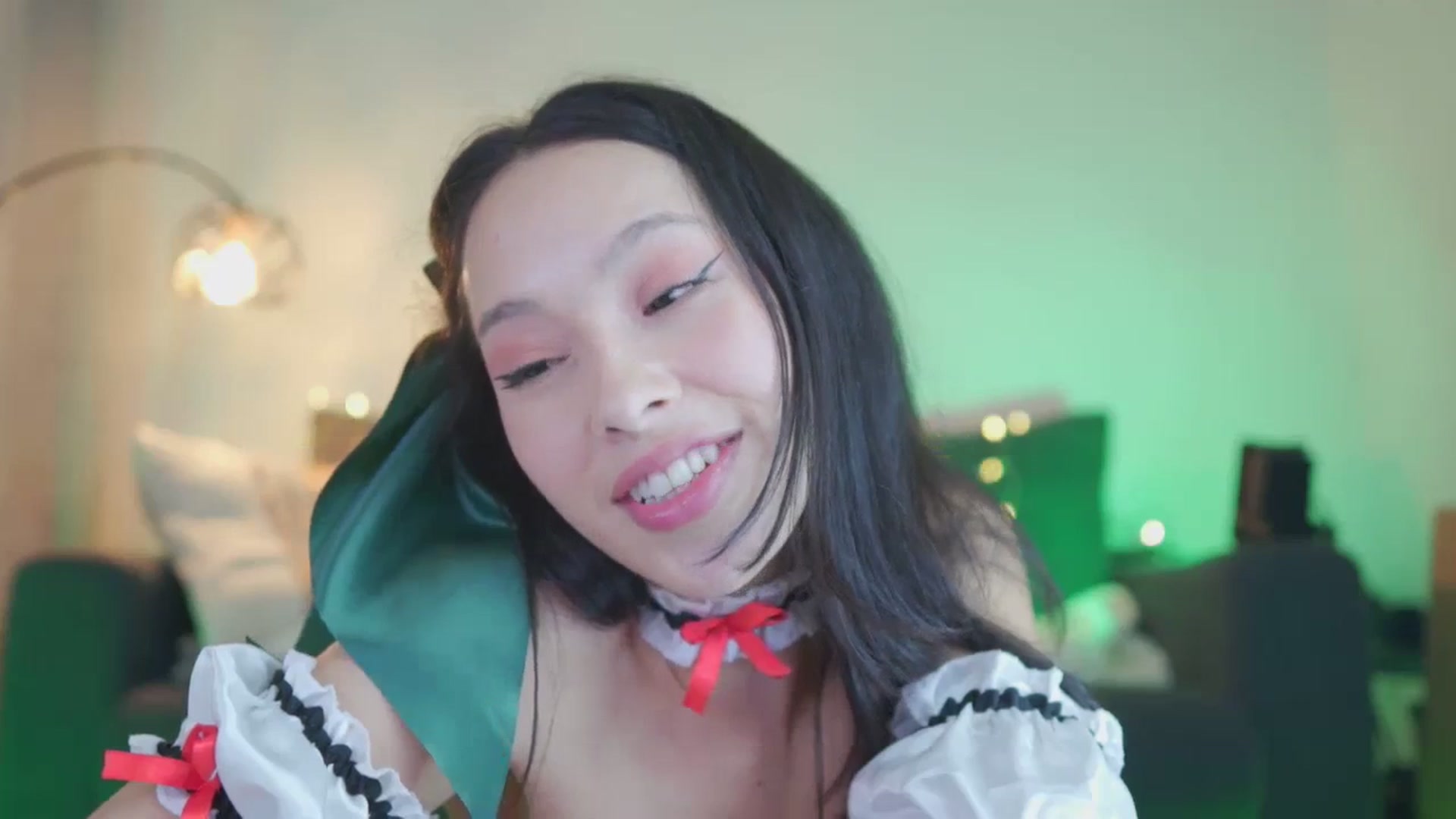 Gallery image thumbnail from AlejaVibe's myfreecams stream on, 03/18/2024, 03:49 image 9 of 20