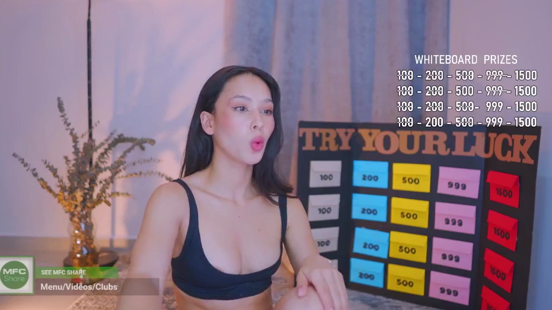 Gallery image thumbnail from AlejaVibe's myfreecams stream on, 05/19/2024, 21:39 image 9 of 20