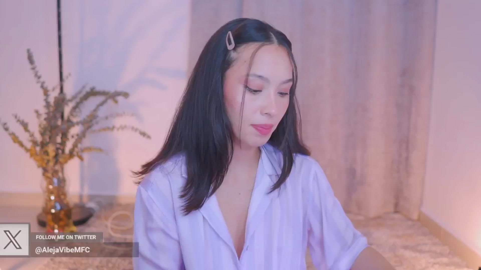 Gallery image thumbnail from AlejaVibe's myfreecams stream on, 05/20/2024, 04:30 image 18 of 20