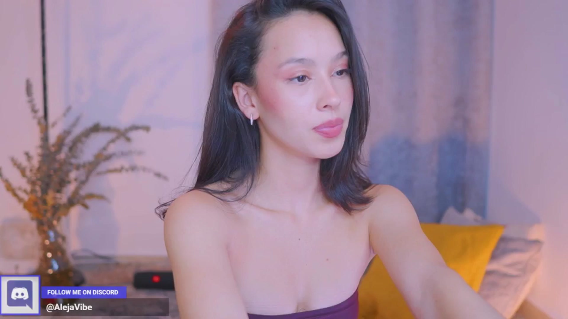Gallery image thumbnail from AlejaVibe's myfreecams stream on, 05/23/2024, 18:33 image 9 of 20