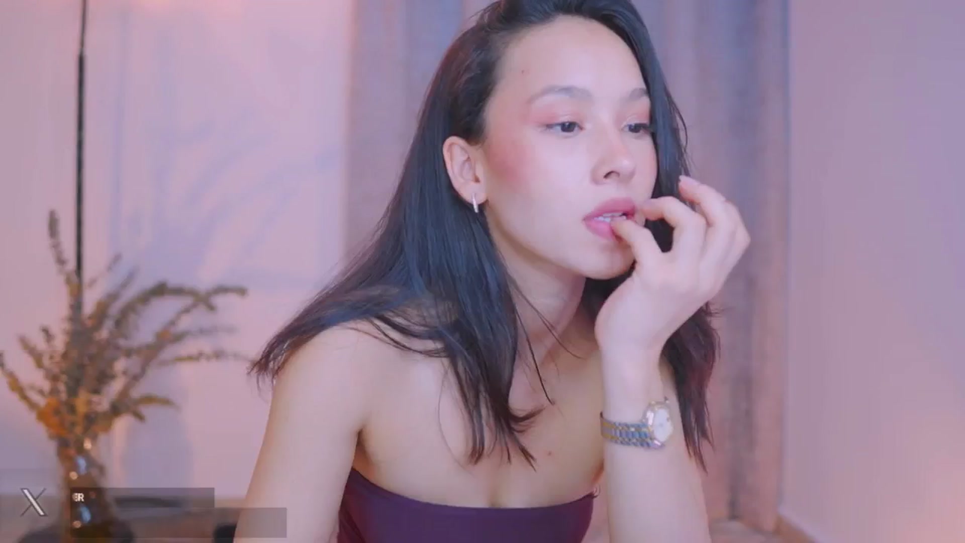 Gallery image thumbnail from AlejaVibe's myfreecams stream on, 05/23/2024, 19:30 image 14 of 20