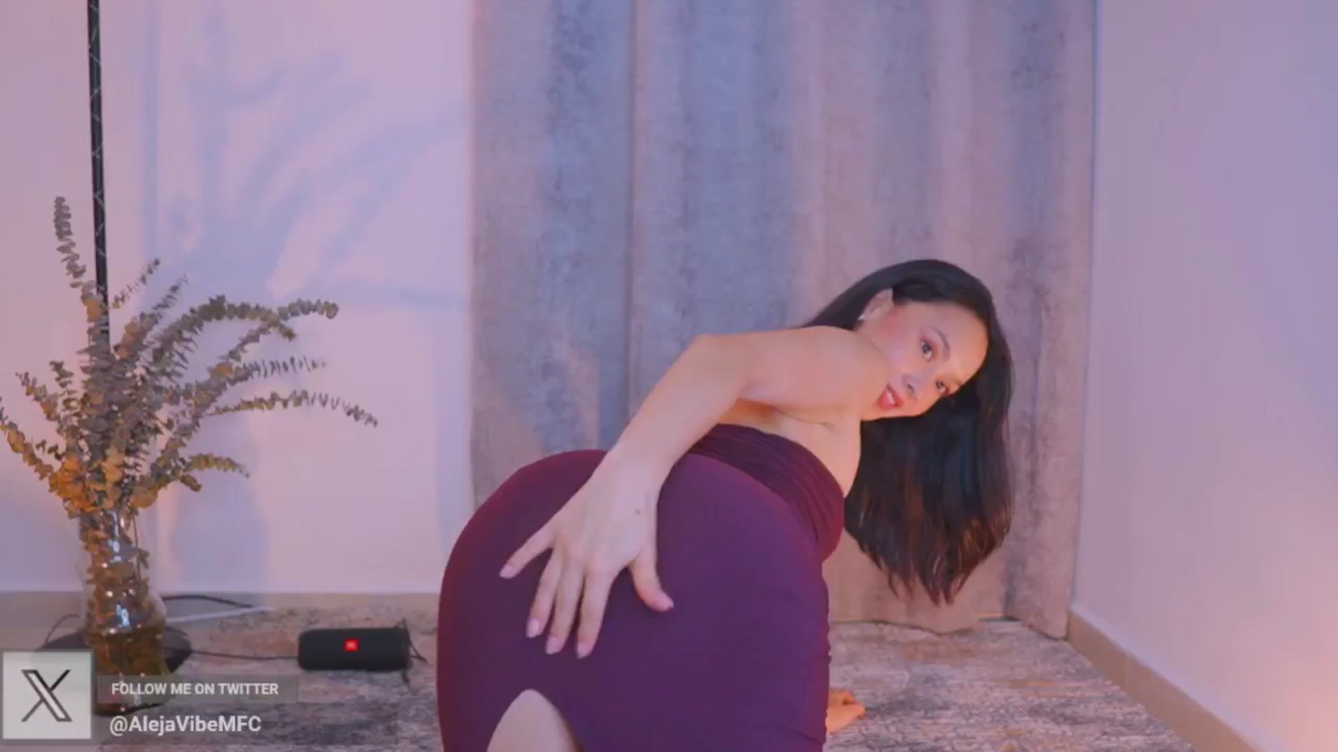Gallery image thumbnail from AlejaVibe's myfreecams stream on, 05/23/2024, 19:30 image 8 of 20