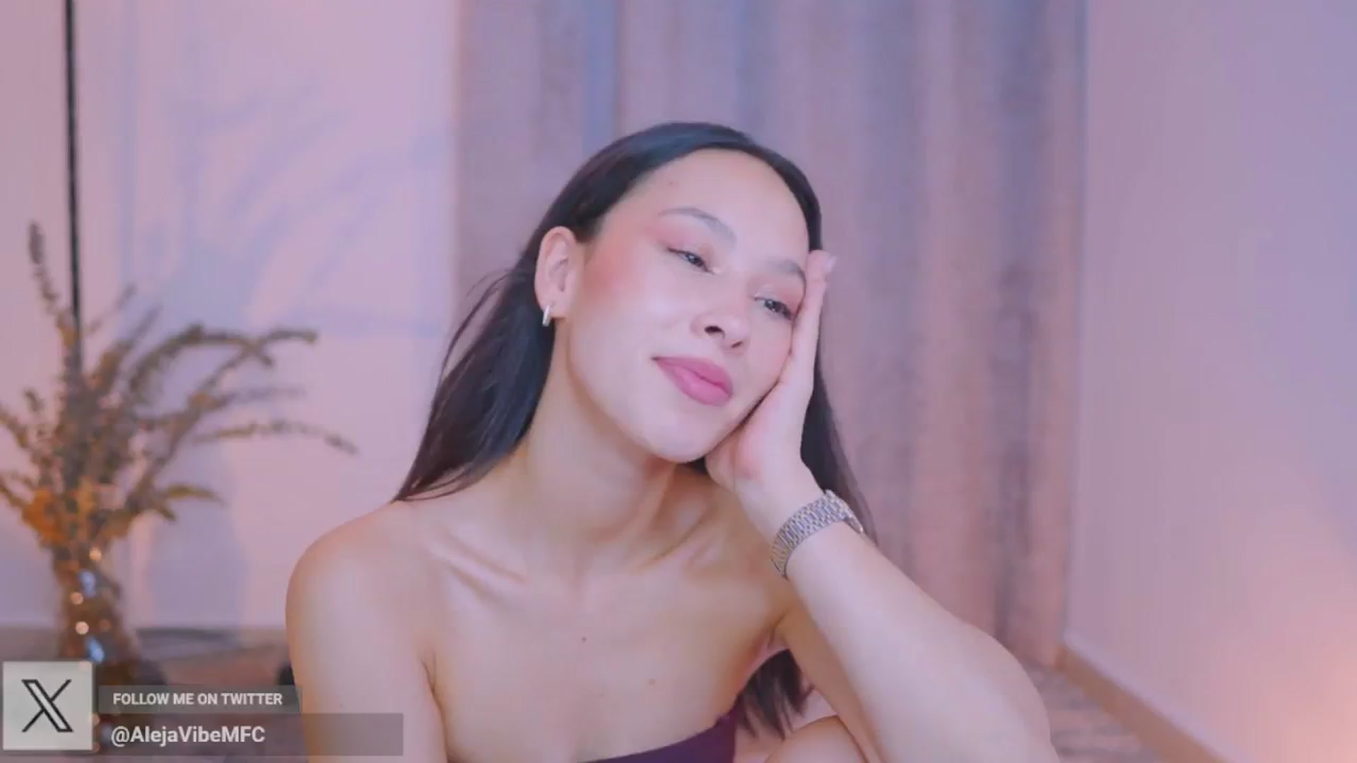 Gallery image thumbnail from AlejaVibe's myfreecams stream on, 05/23/2024, 19:30 image 4 of 20