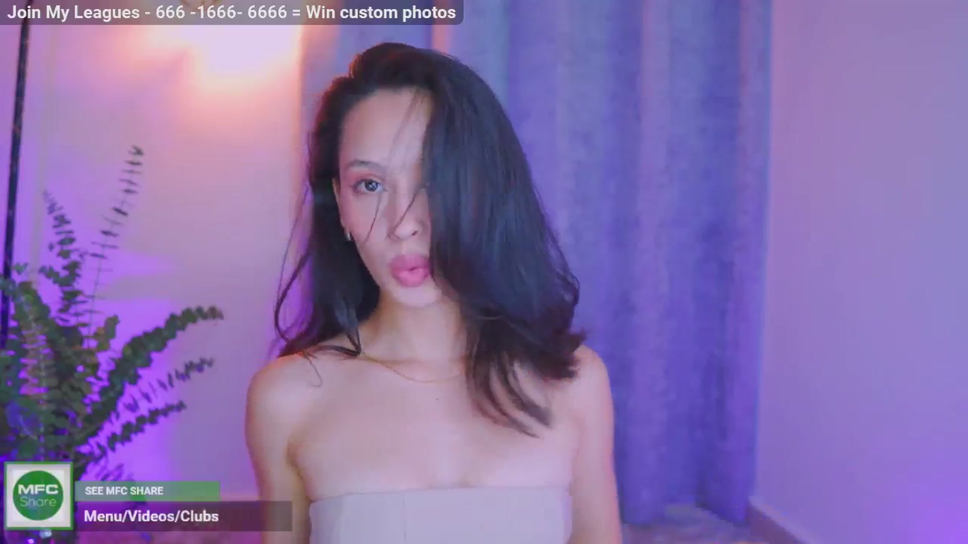 Gallery image thumbnail from AlejaVibe's myfreecams stream on, 05/28/2024, 23:39 image 5 of 20