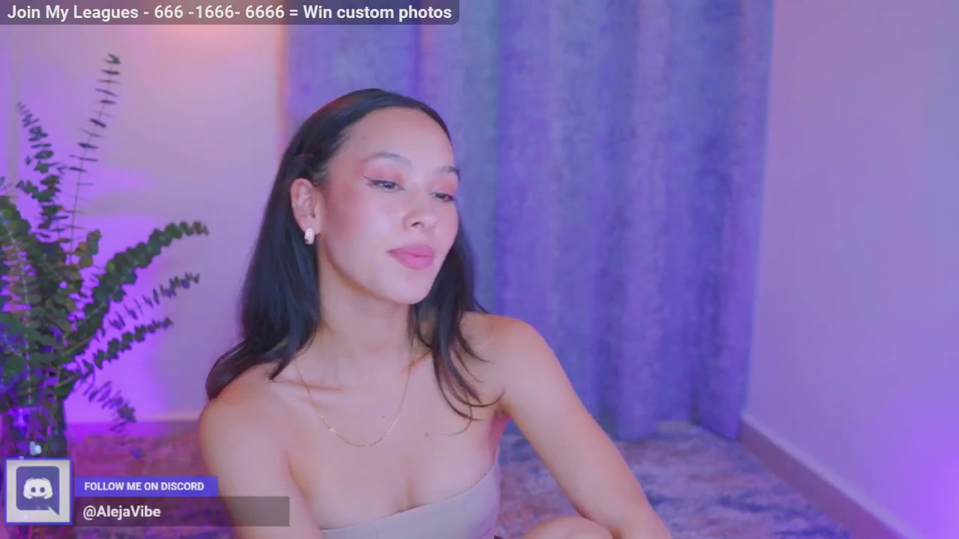Gallery image thumbnail from AlejaVibe's myfreecams stream on, 05/28/2024, 23:39 image 8 of 20