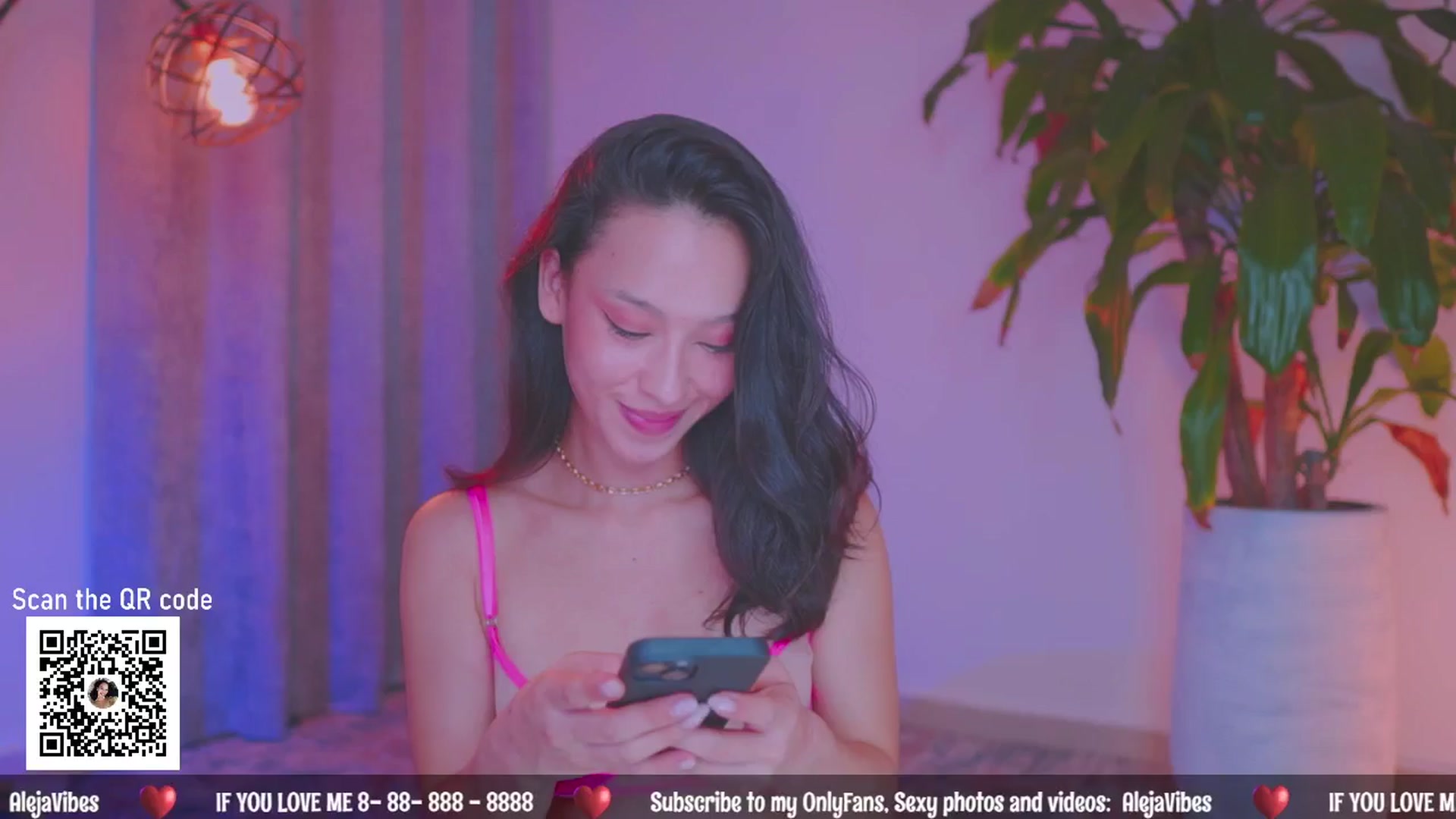 Gallery image thumbnail from AlejaVibe's myfreecams stream on, 07/17/2024, 19:20 image 12 of 20