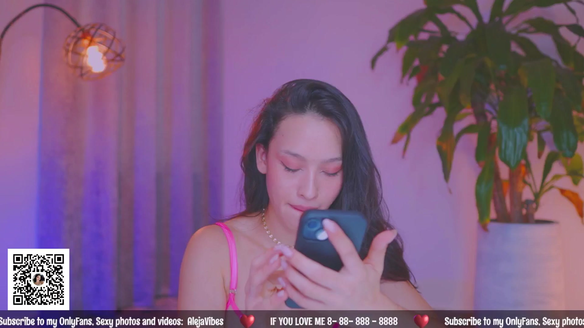 Gallery image thumbnail from AlejaVibe's myfreecams stream on, 07/17/2024, 19:20 image 5 of 20