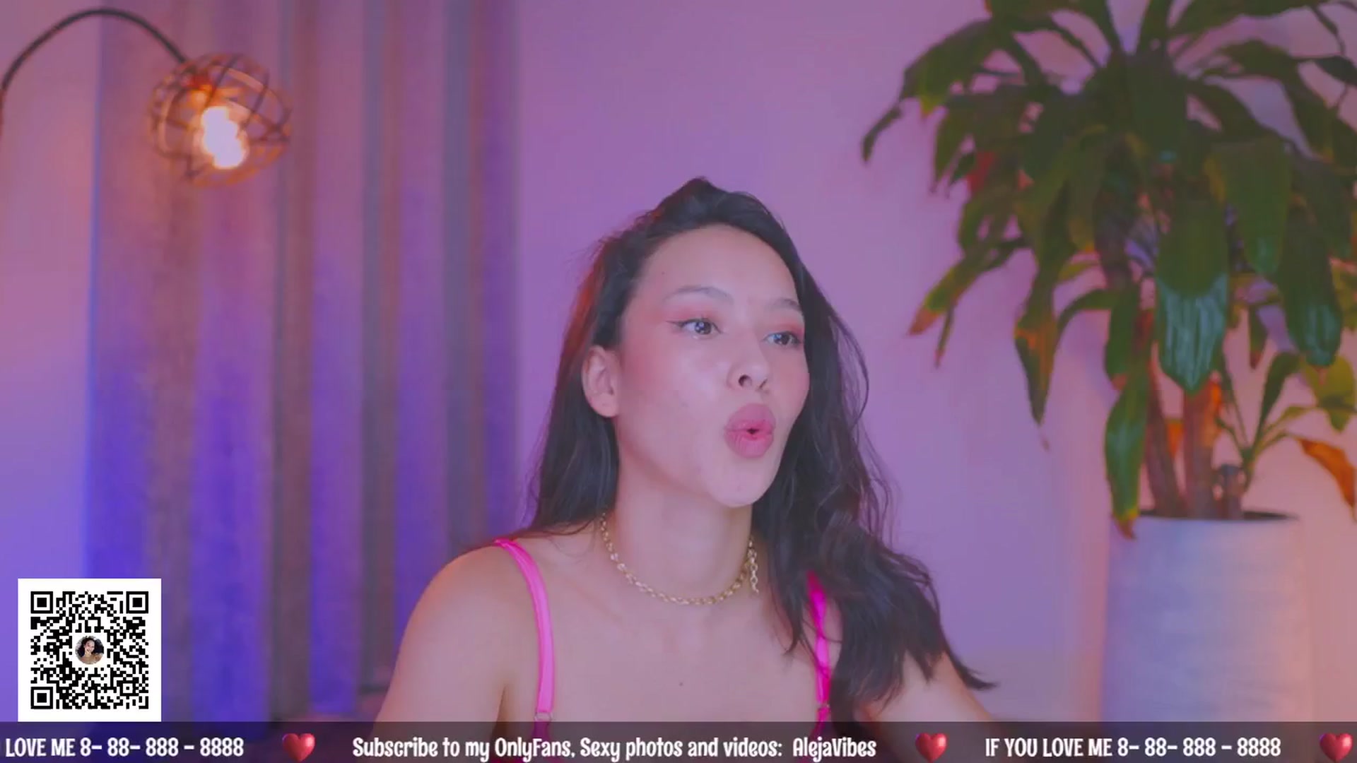 Gallery image thumbnail from AlejaVibe's myfreecams stream on, 07/17/2024, 19:20 image 4 of 20