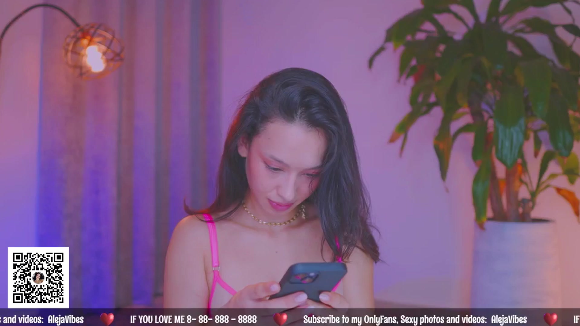 Gallery image thumbnail from AlejaVibe's myfreecams stream on, 07/17/2024, 19:20 image 3 of 20