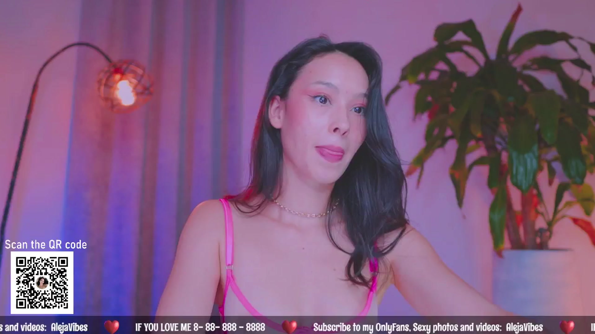 Gallery image thumbnail from AlejaVibe's myfreecams stream on, 07/17/2024, 20:17 image 14 of 20