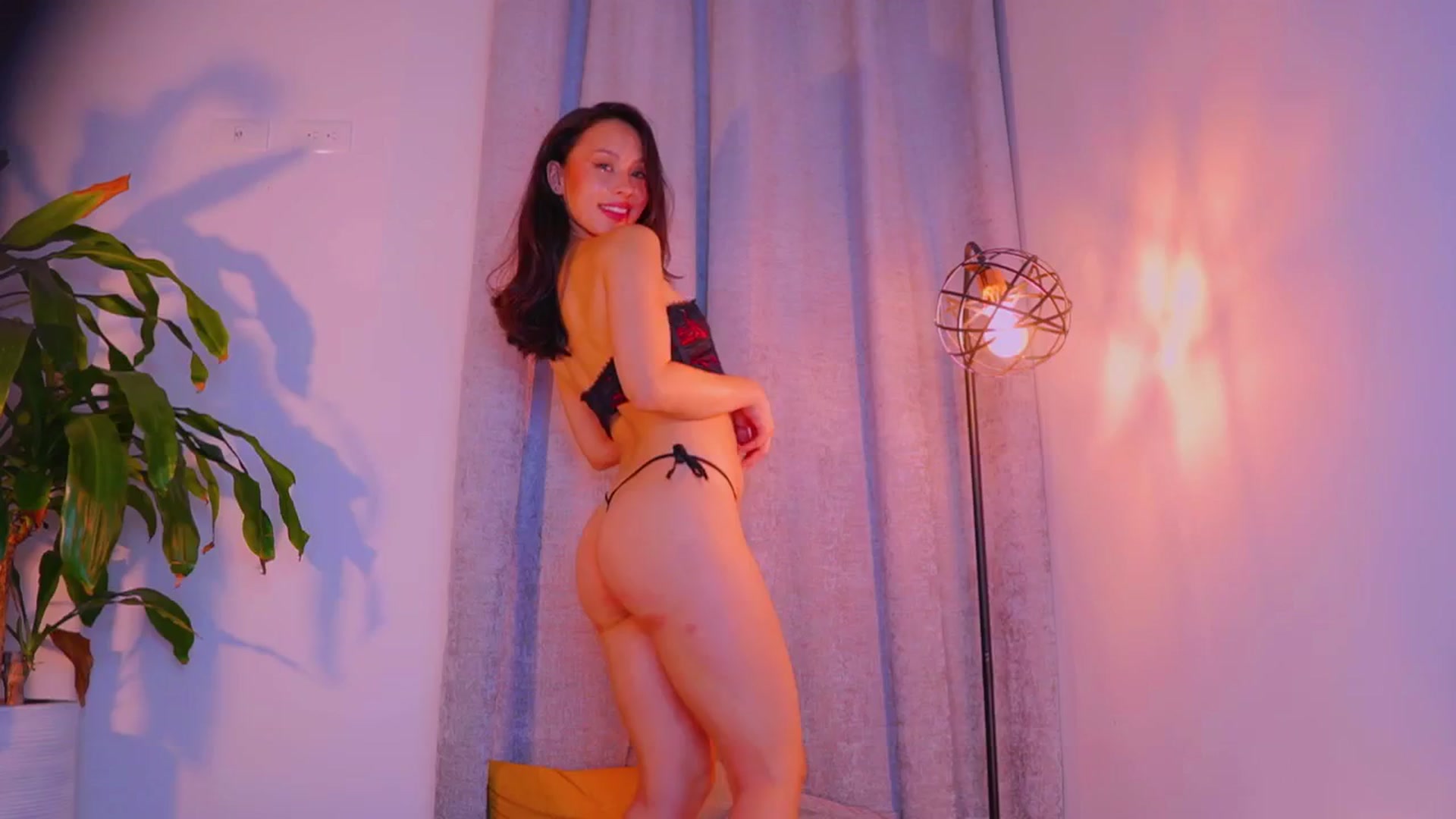 Gallery image thumbnail from AlejaVibe's myfreecams stream on, 07/22/2024, 06:38 image 11 of 20