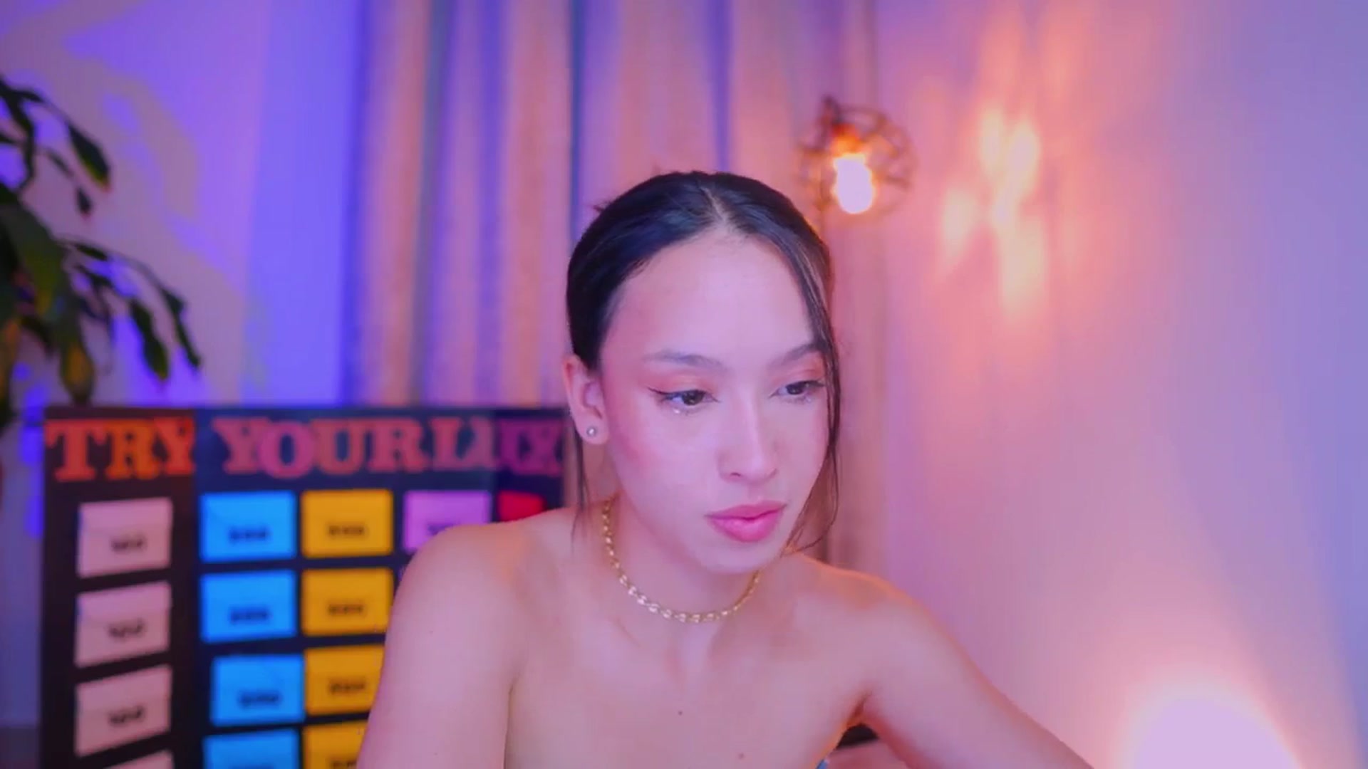 Gallery image thumbnail from AlejaVibe's myfreecams stream on, 07/23/2024, 08:32 image 15 of 20