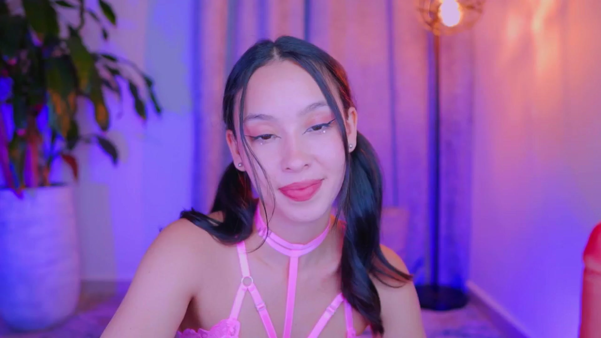 Gallery image thumbnail from AlejaVibe's myfreecams stream on, 07/24/2024, 06:53 image 4 of 20