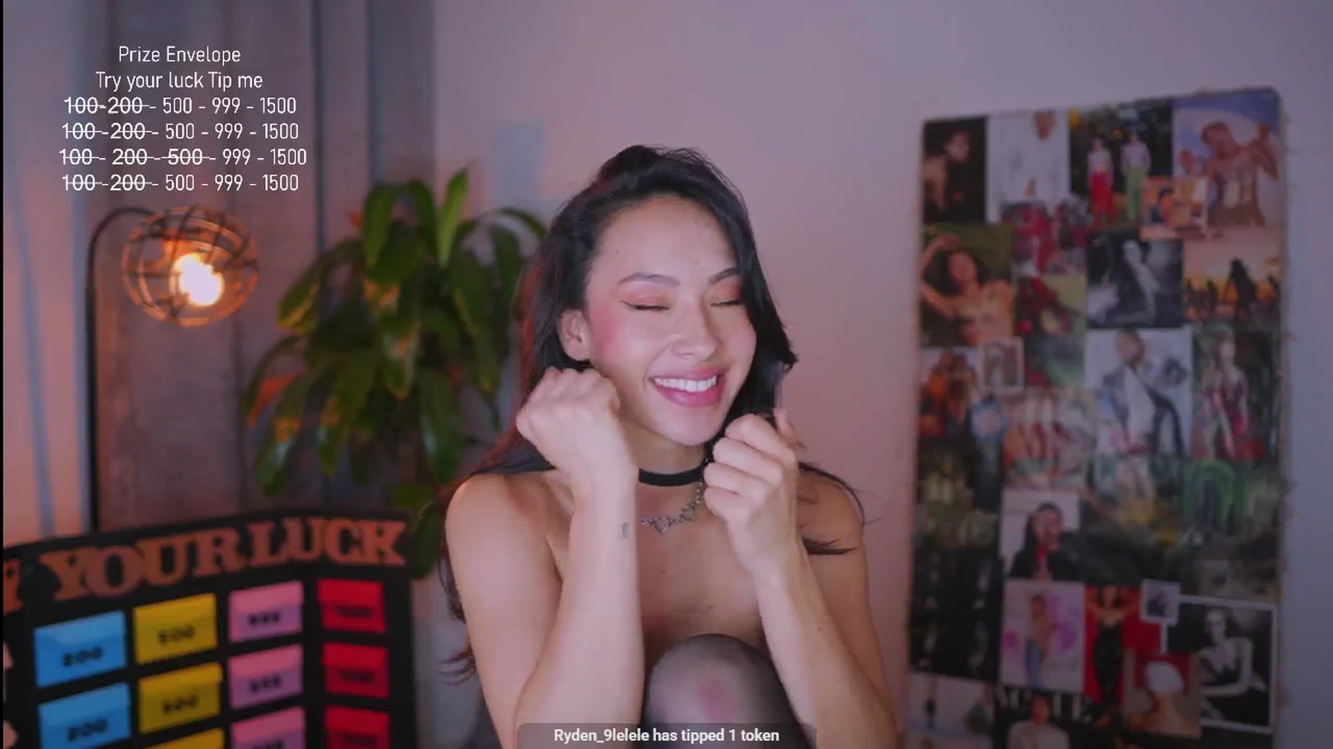 Gallery image thumbnail from AlejaVibe's myfreecams stream on, 05/04/2025, 08:26 image 18 of 20