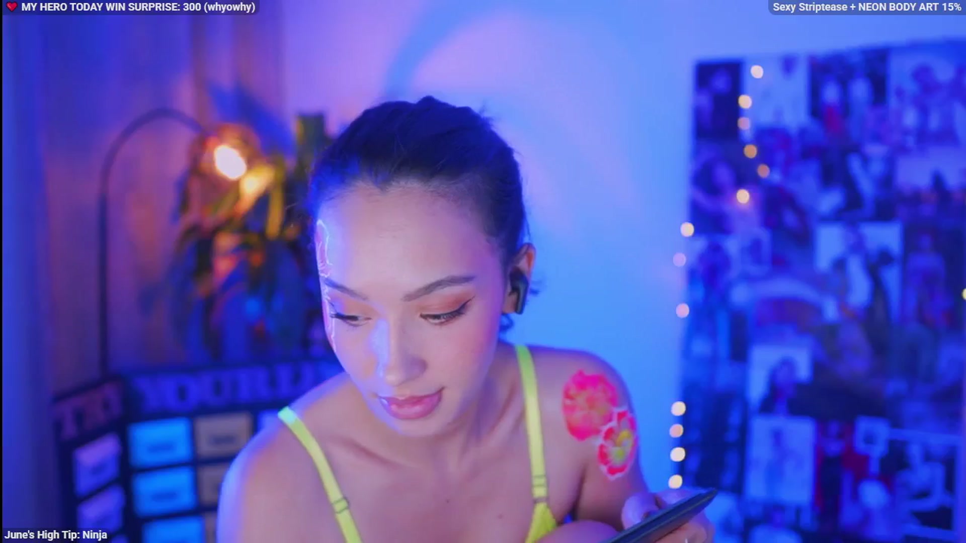 Gallery image thumbnail from AlejaVibe's myfreecams stream on, 06/07/2025, 09:52 image 6 of 20