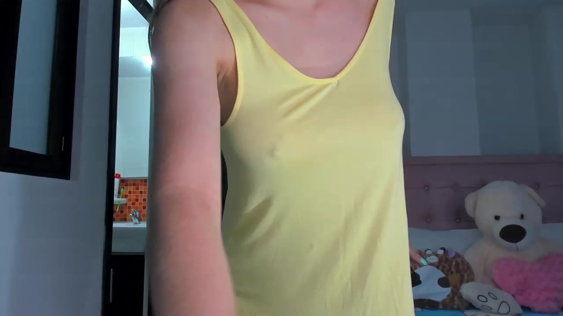 Gallery image thumbnail from Aleja_21's myfreecams stream on, 11/18/2022, 01:53 image 17 of 20